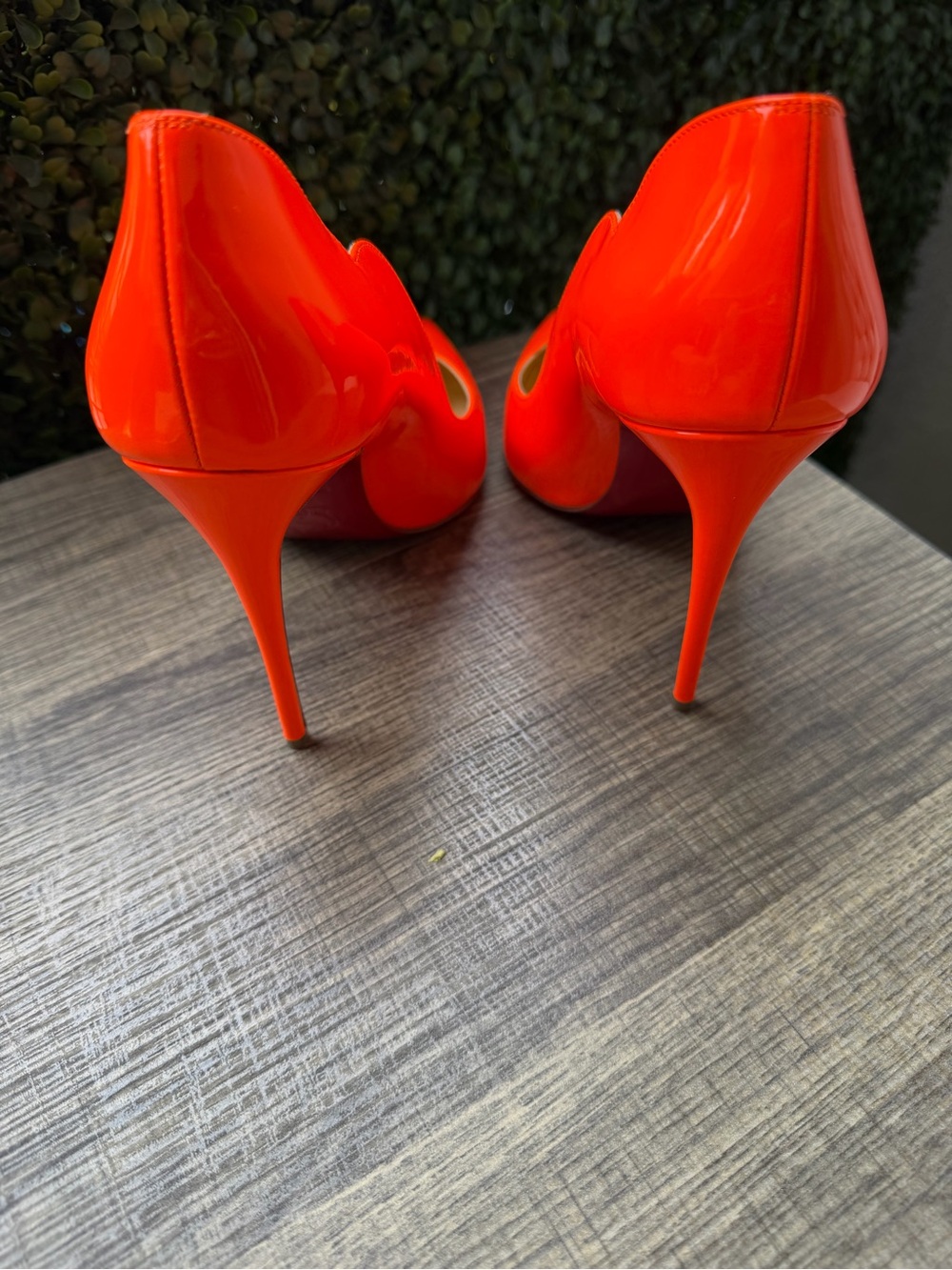 Christian Louboutin Hot Chick 100 Neon Orange Patent Pumps Heels New size 39/9 - Picture 6 of 11